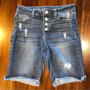 Vanilla Star Bermuda Jean Shorts!